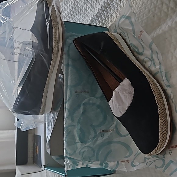 Black Canvas Flats BareTraps 6.5 M - Picture 1 of 6